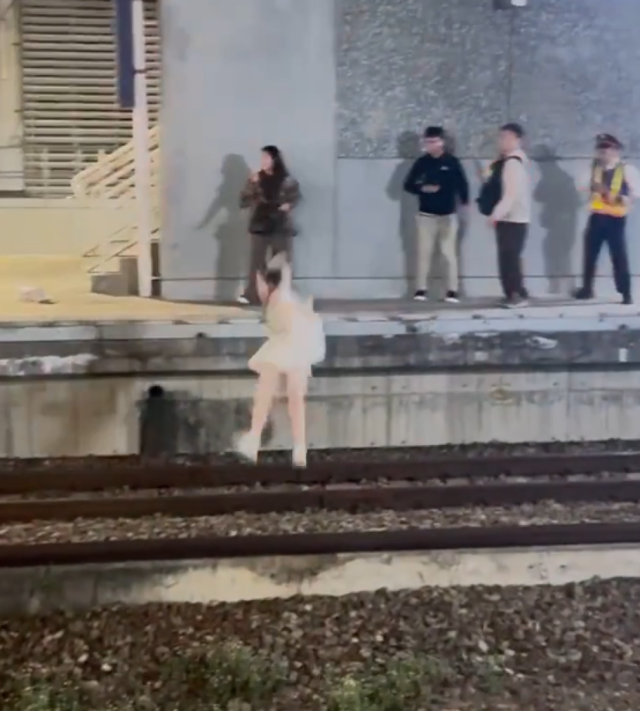 驚險！不滿站在警戒線外遭站務人員吹哨　台鐵新烏日站女子從月台跳下軌道