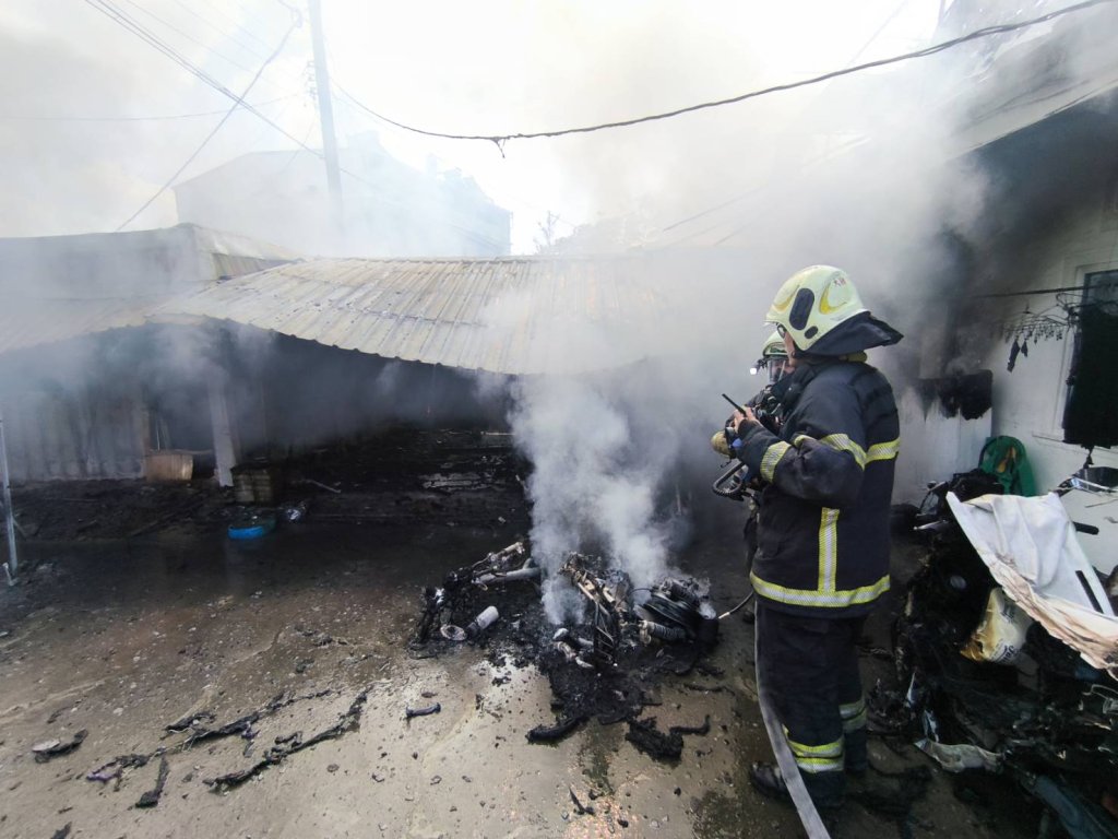 煮午餐把自己家燒了!高雄男與兒子慌逃 雙雙燙傷被送醫