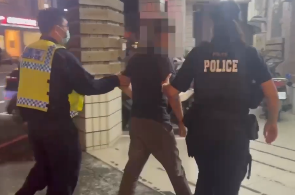 屏東縣府女廁見偷拍狼！-　警獲報4小時逮捕犯嫌到案