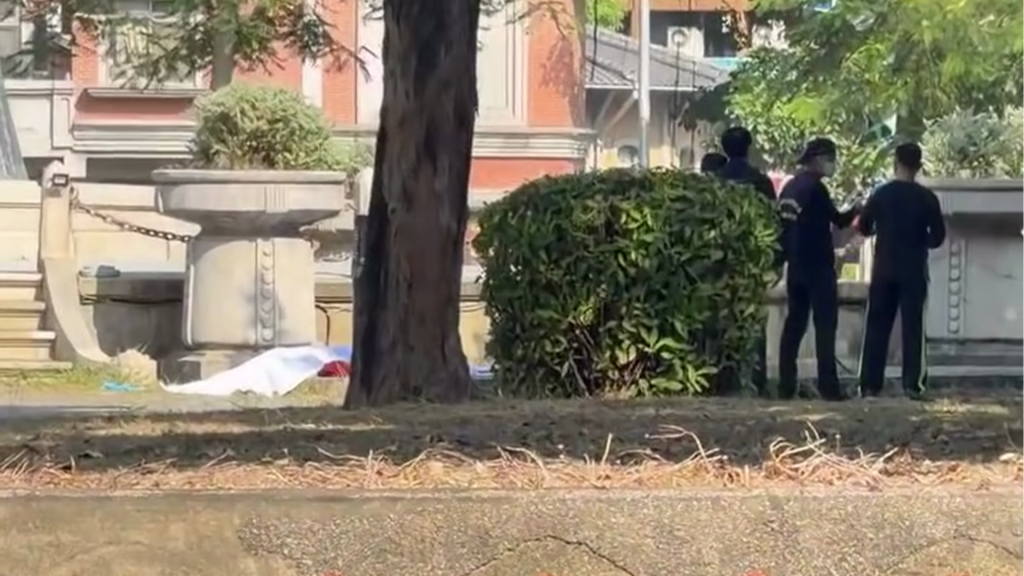 快訊／湯德章紀念公園驚傳憾事！65歲男倒地無呼吸亡　警封鎖現場通知家屬