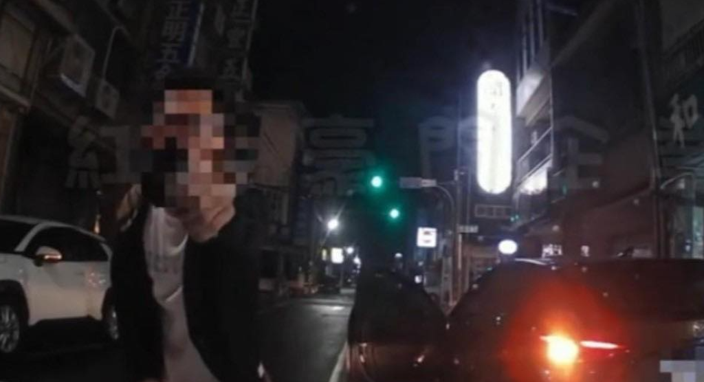 違停被按喇叭不爽亮槍恐嚇！ 　竹東狂男見影像曝光投案