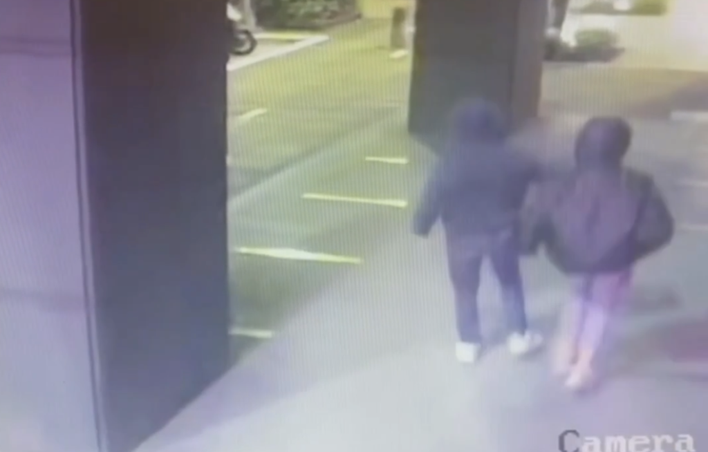 搭計程車吵架沒完沒了!乘客竟糾眾圍堵司機 9人全被抓