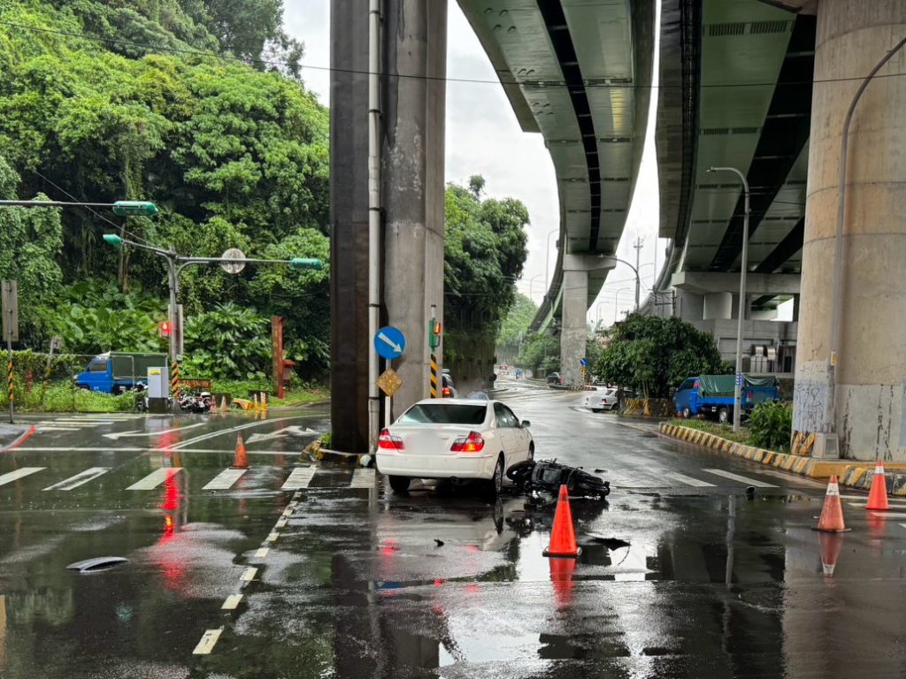 吸「喪屍煙彈＋安非他命」毒駕闖紅燈　汐止男撞死騎士遭起訴