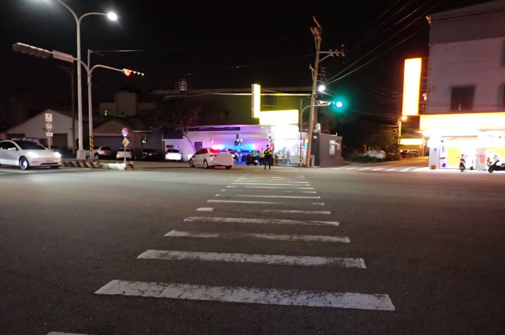 經過行人穿越道視線死角釀禍！　清水自小客車撞傷兩行人