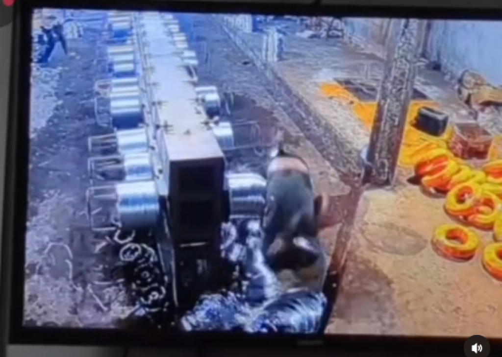 影／工安意外！工人誤觸捲線機「手臂被扯斷」　全身被捲入轉一圈卡住