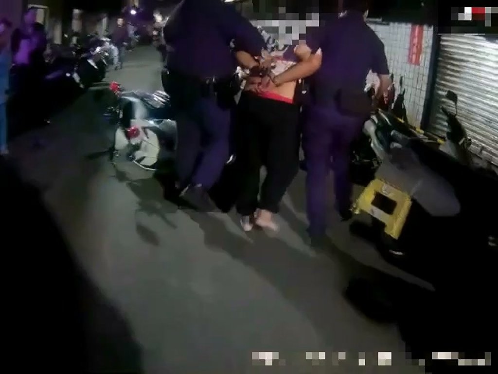 加起來192歲！三重3阿伯違規停車　跑不贏警被搜出海洛因