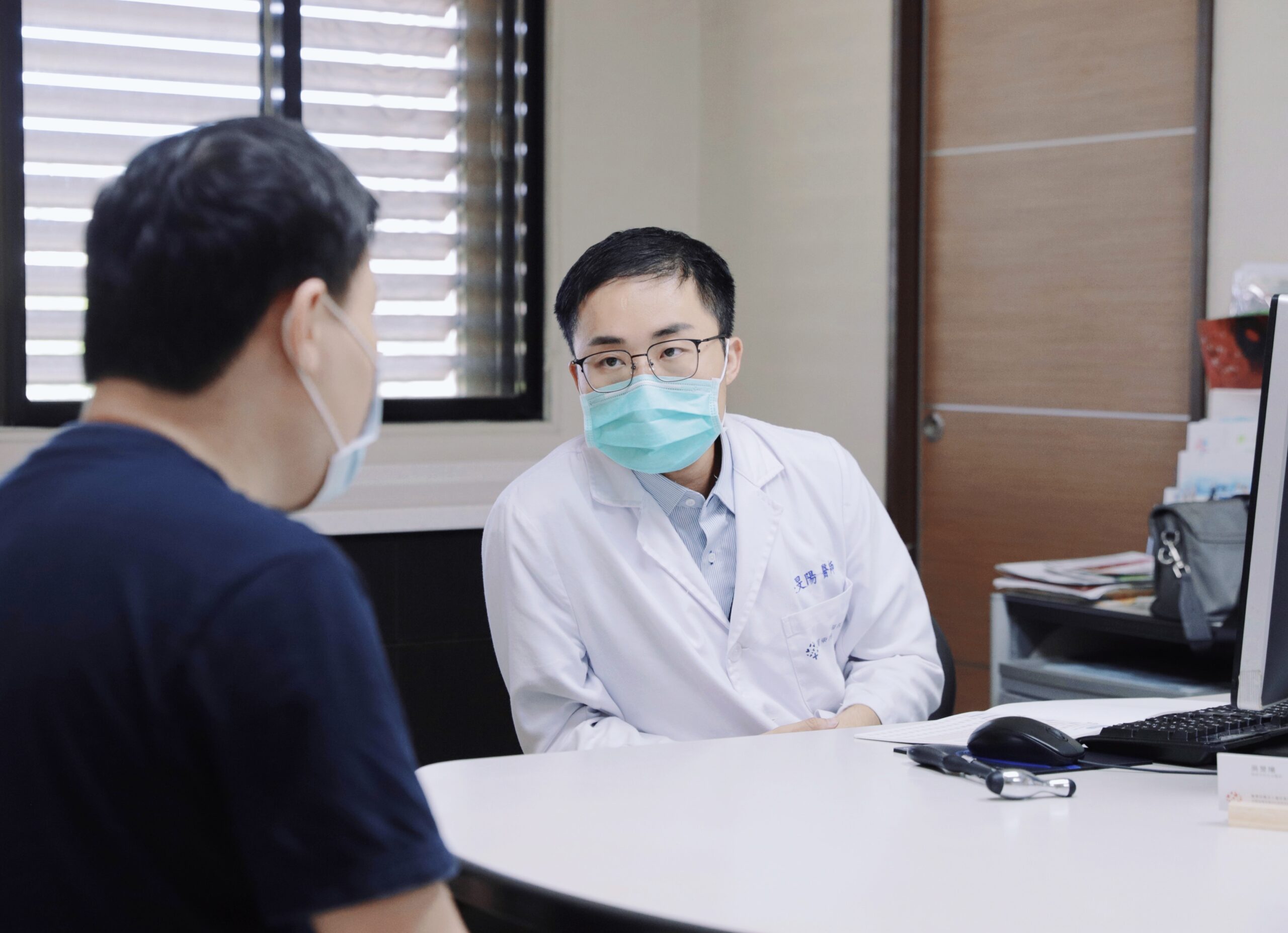 嚴重頭痛造成身心不適    上班族靠兩招緩解惱人偏頭痛