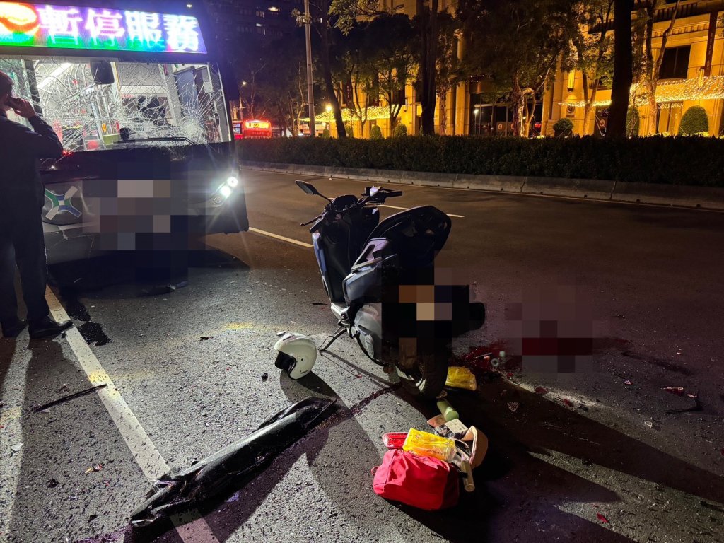影/台北市和平東路深夜連環撞！公車追尾釀4傷　女騎士重傷恐截肢