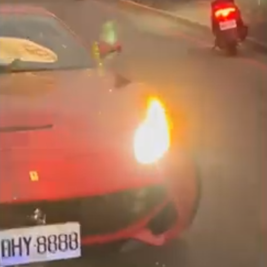 高雄車牌「8888」法拉利肇事　直擊民眾：那個車牌超貴的！