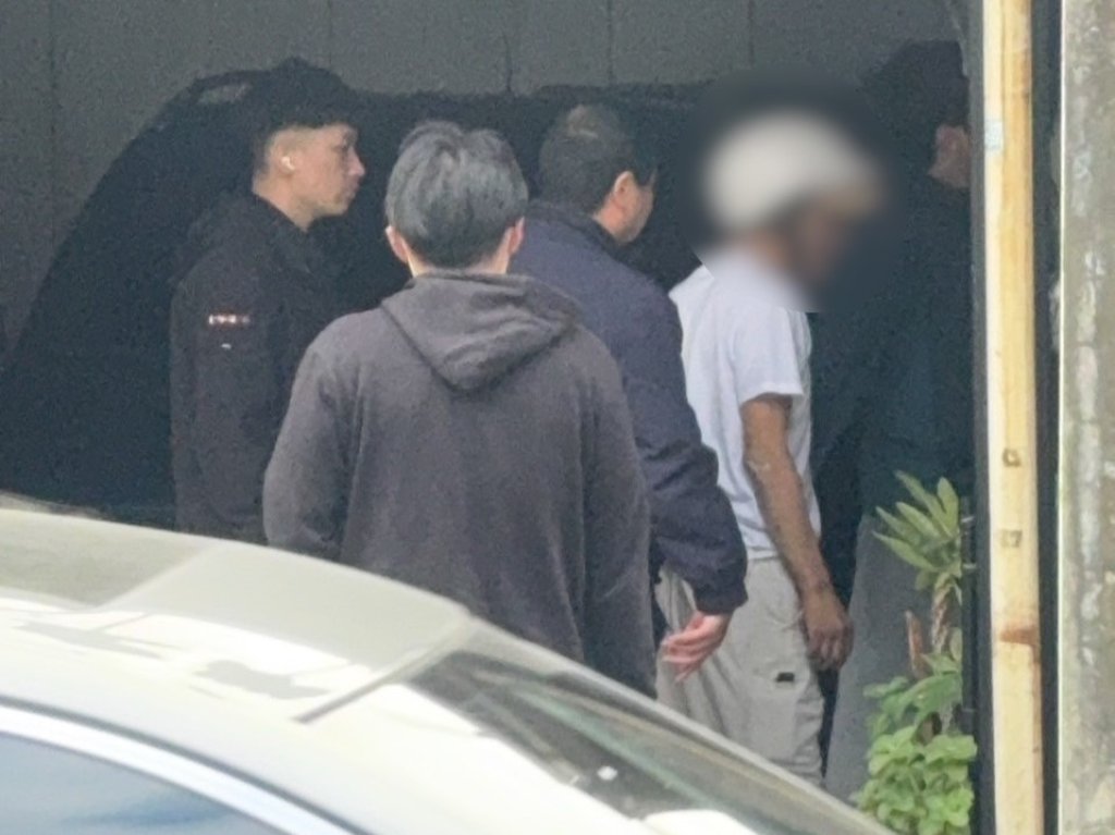 沒錢買毒！前房客持刀闖分租套房　綑綁現房客搶6700元秒落網