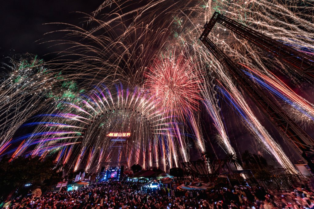 劍湖山 2026 跨年煙火超震撼!摩天輪主體施放全台唯一視覺秀 保留席限量開搶