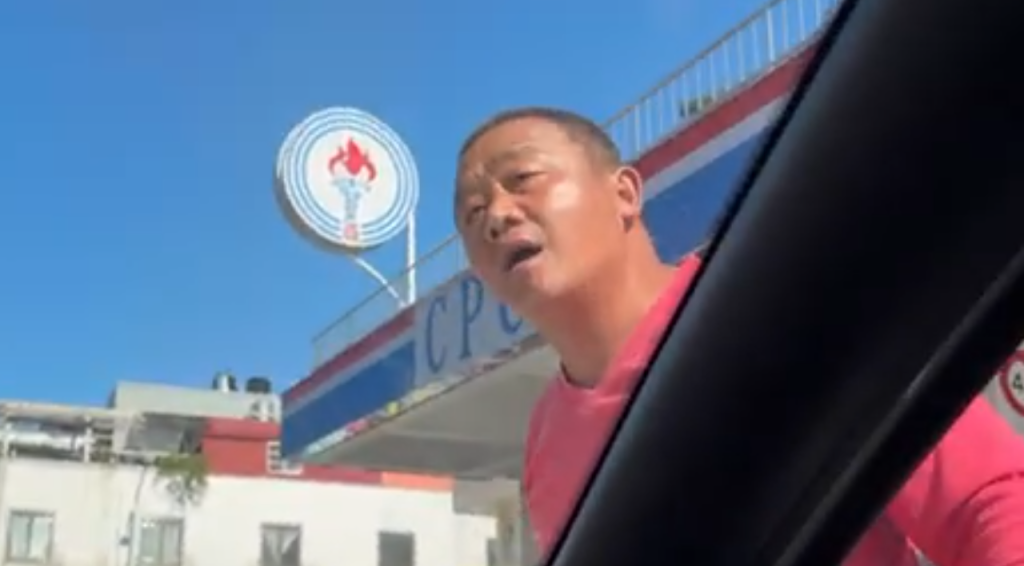 駕車禮讓行人竟遭攔車嗆聲幹譙! 苗栗警方:恐涉及強制罪及交通違規