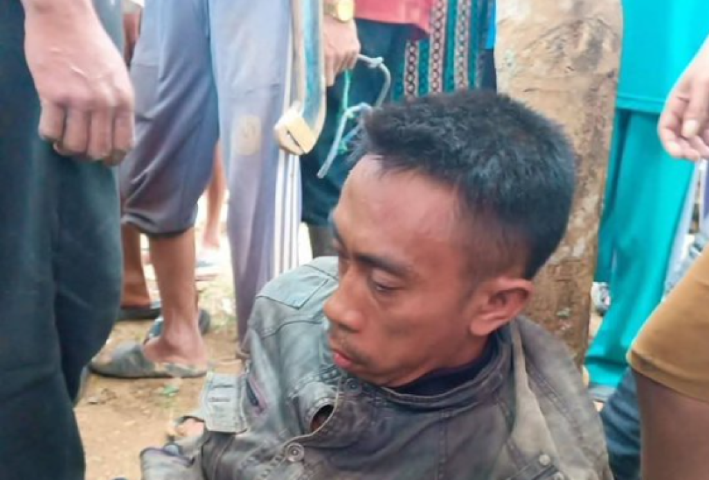 影／印尼男性侵身障女！村民暴怒私刑「圍毆剁他GG」　屍體綁車後拖行5公里示眾