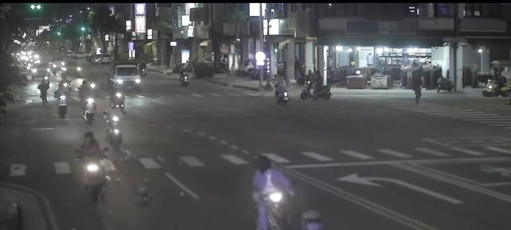 超暖! 男路口撿到「6萬9皮夾」秒衝派出所報案 失主嚇: 還以為回不來了