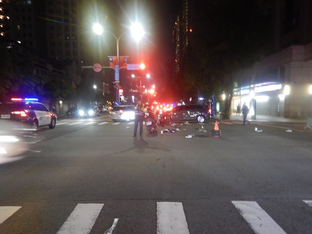台中三車碰撞釀 1 死 1 傷 警方:無酒駕、肇因待查