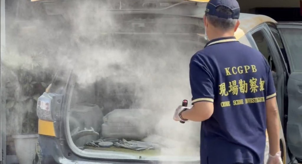 快訊／高雄無牌小黃衝撞車行！因「被保險拒保」他憤而下手