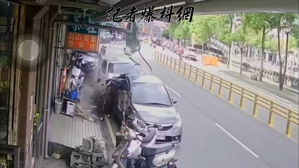 疑涉毒駕！基隆恐怖連環撞　失控猛掃8機車釀1死2傷