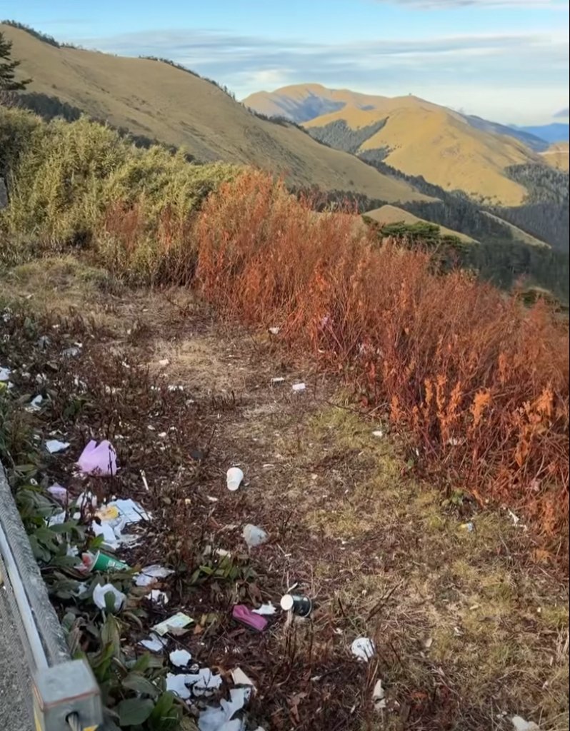 合歡山武嶺垃圾問題再被點名 網友怒批:亂丟成日常、公德心早就破洞