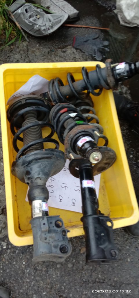 台中男偷汽車避震器插鐵軌！ 　民眾即時移開避免4分鐘後普悠瑪經過釀災難