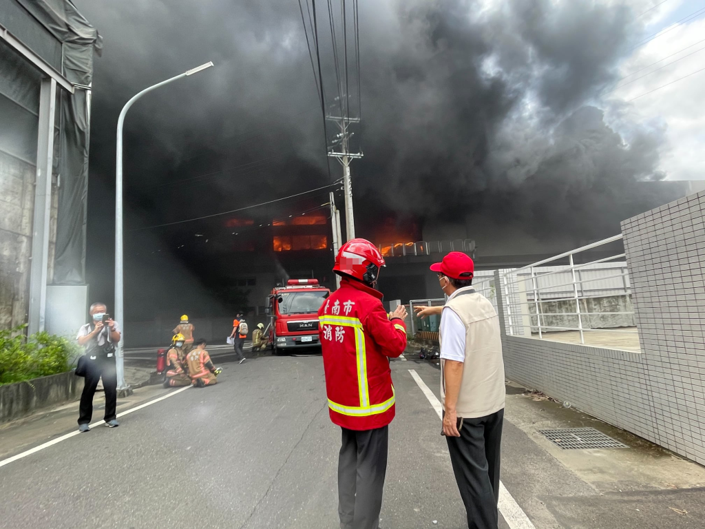 台南消防分隊長涉吸金案!騙同仁投資多人慘賠…地院裁定羈押 消防局依法停職