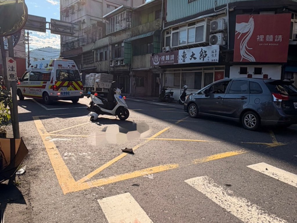 行經斑馬線未禮讓！三峽男騎車猛撞6旬婦-害領藥阿嬤「肋骨斷7根」