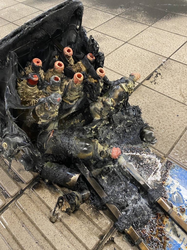 快訊/北車M7出口遭扔煙霧彈!「一箱被炸燃」1人OHCA