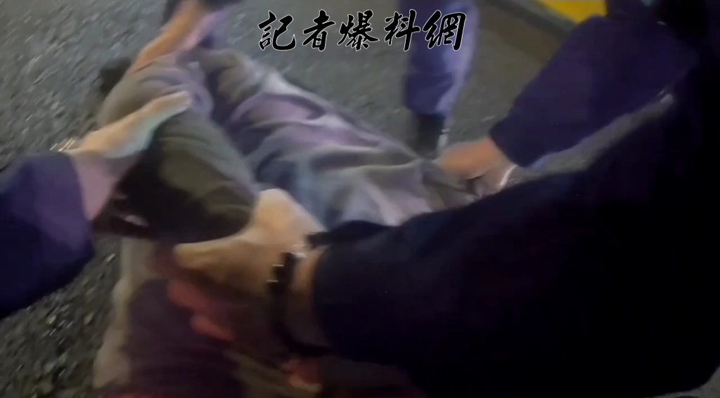 捷運善導寺站外酒空男攔車踹踢、拔後視鏡 警強力壓制移送法辦