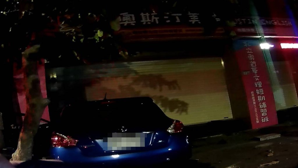 影/深夜送友竟釀禍！桃園女子酒測破表1.23撞牆受傷
