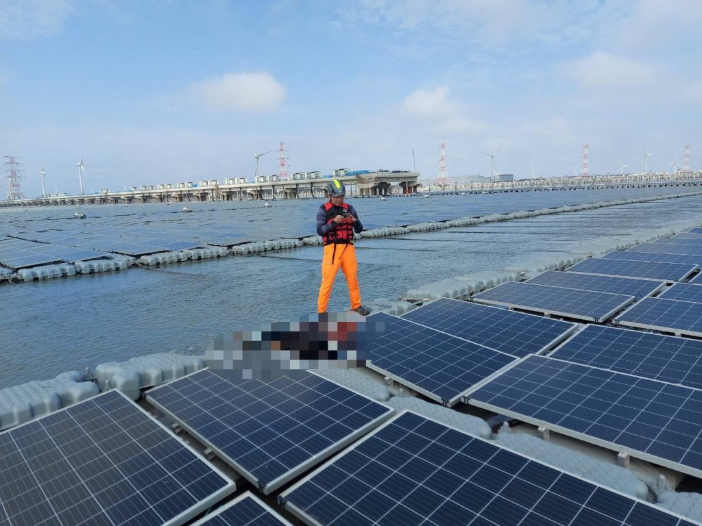鹿港彰濱崙尾外海驚見浮屍 身分不明男子特徵曝光