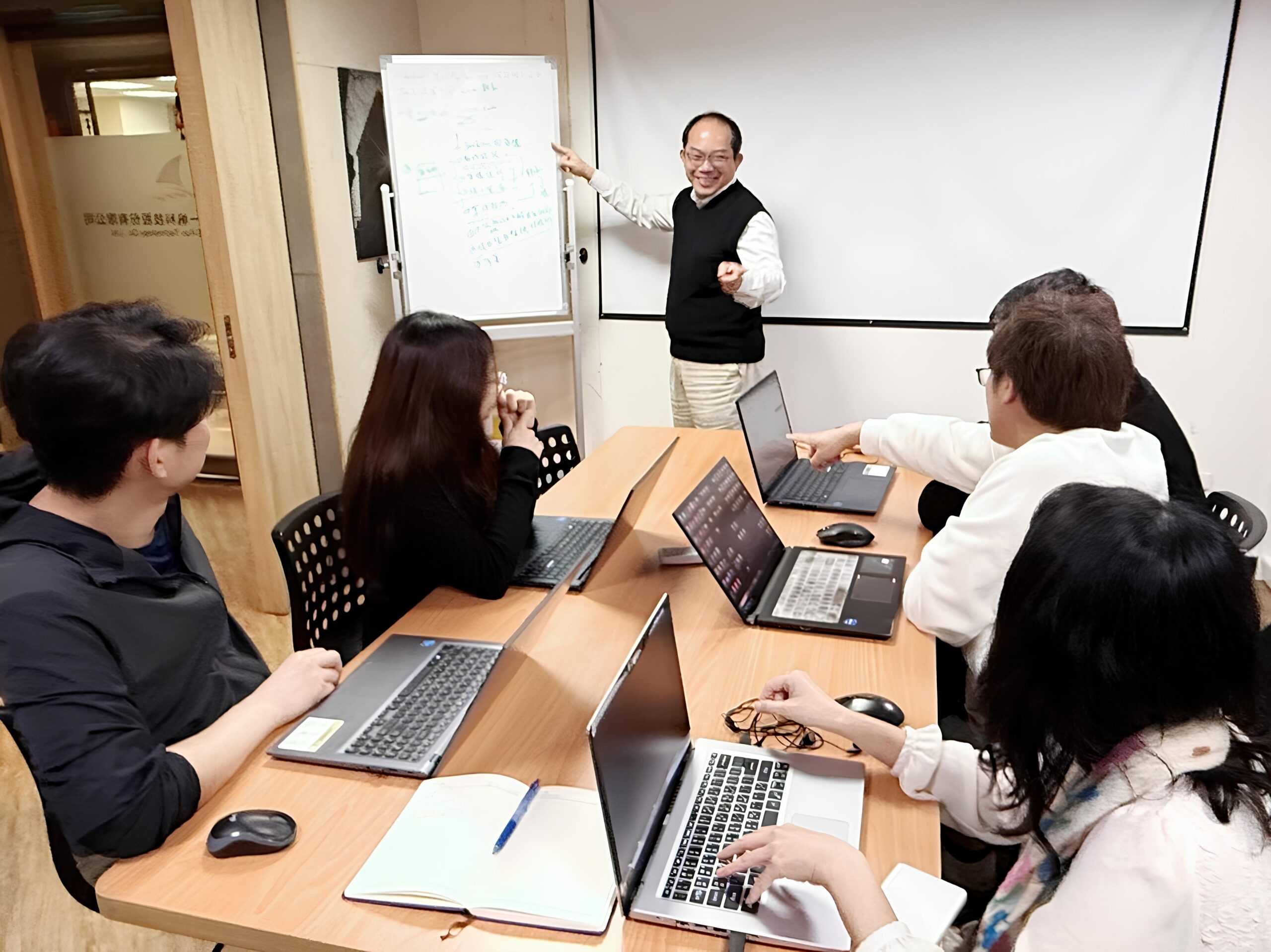 跨領域思維助企業解開「ai焦慮」-陳漢威帶領「一帆科技」成企業最強後盾！