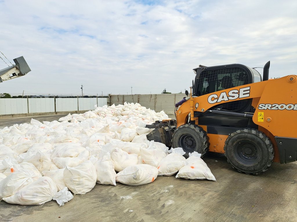 芳苑鄉蛋雞場染禽流感-彰縣動防所撲殺2萬7,347隻蛋雞