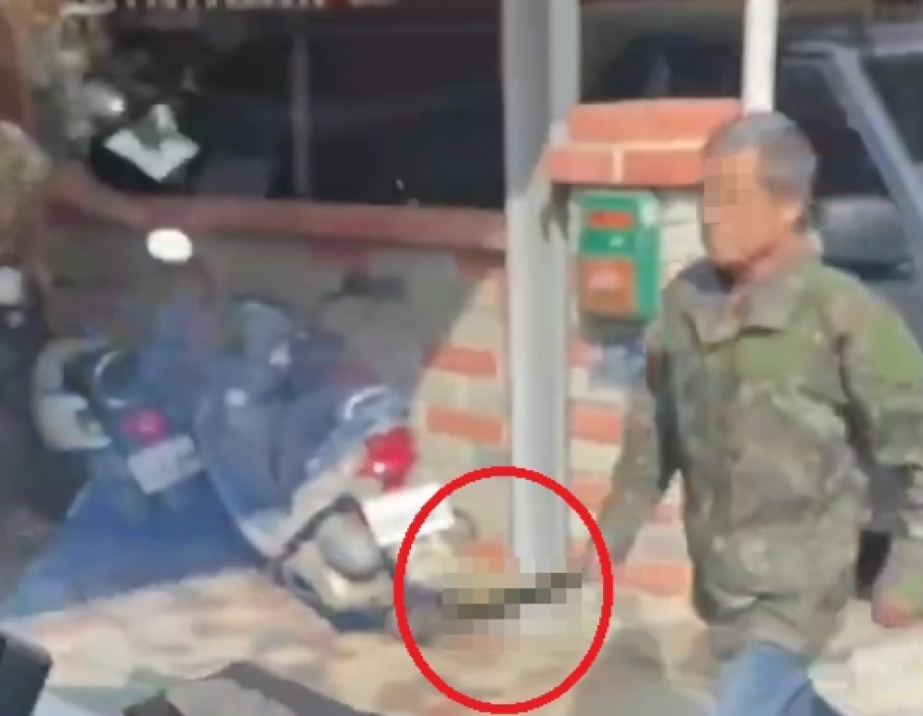 追不到垃圾車摔倒懷恨在心　台中64歲男持西瓜刀追砍清潔隊員