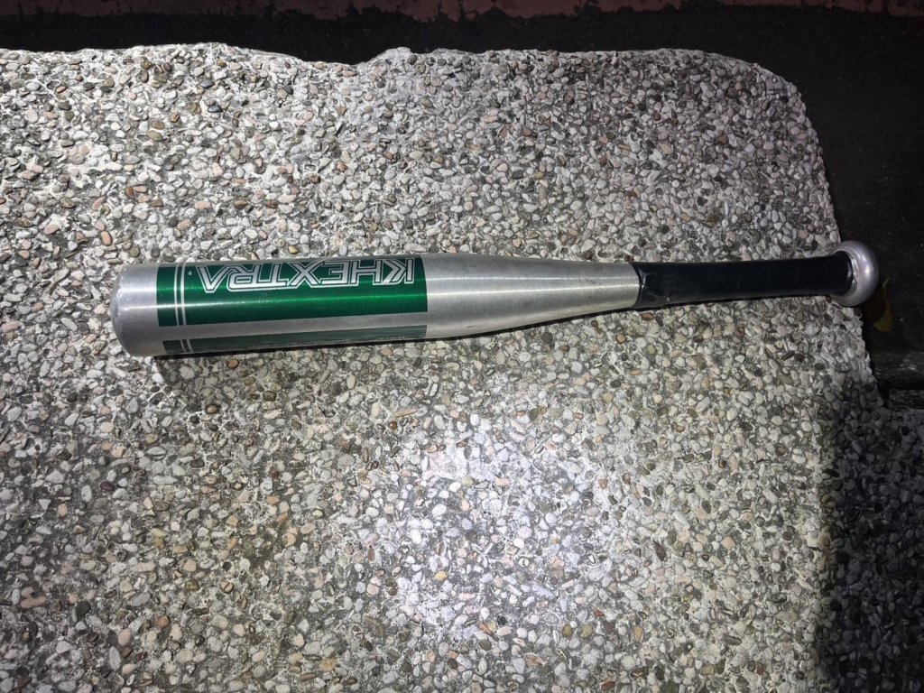 不爽先前挨揍!少年揪3友撞球場「圍毆堵人」 警速逮人全送辦…車內搜出鋁球棒