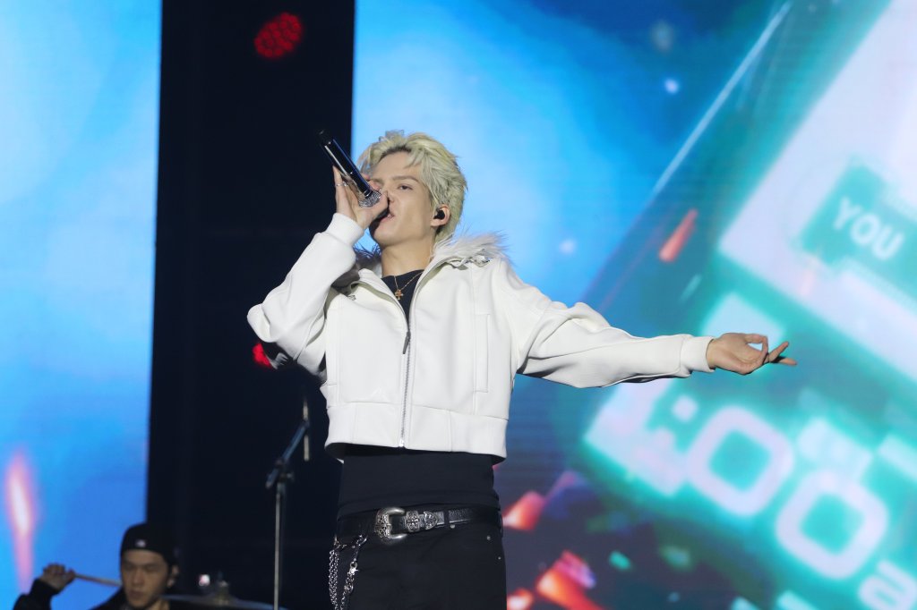 直擊/台南跨年越晚越嗨!台韓港日多組藝人接力開唱 晚會人潮爆滿…8點已衝15萬人