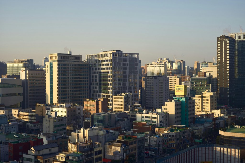 狠掐殺女友「藏屍3年半」還噴殺蟲劑滅蛆!韓男過雙重生活 一審重判27年+電子腳