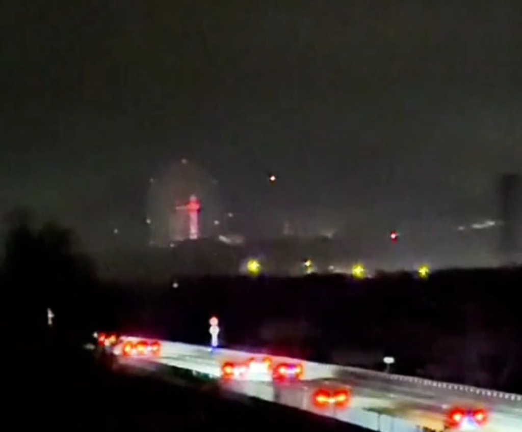 為了看劍湖山跨年煙火減速! 國道警察廣播疏導