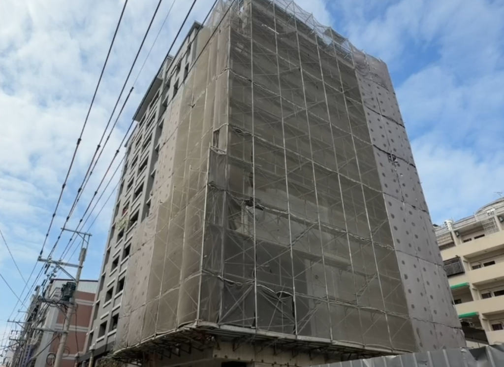 台中工人墜樓! 3樓鷹架墜落2樓鷹架送醫