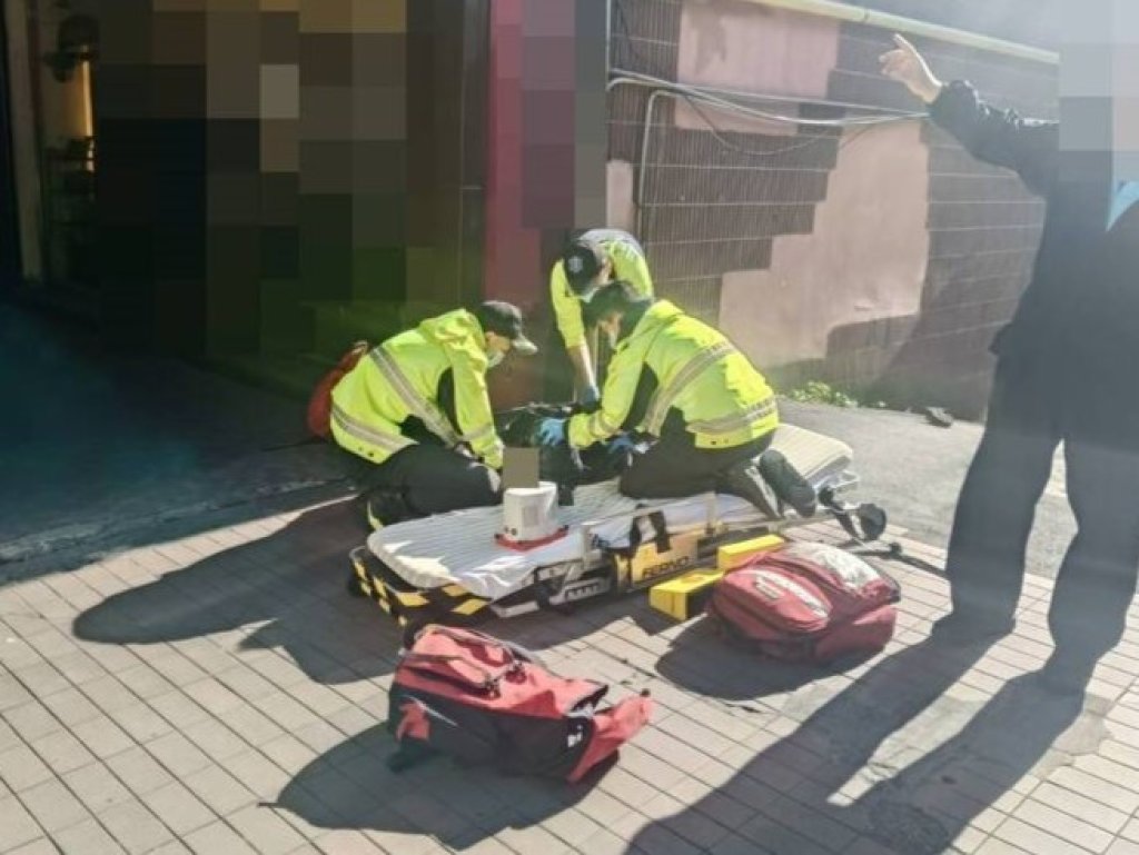 基隆獨居7旬翁10樓急墜 頭部重創倒臥血泊陷命危