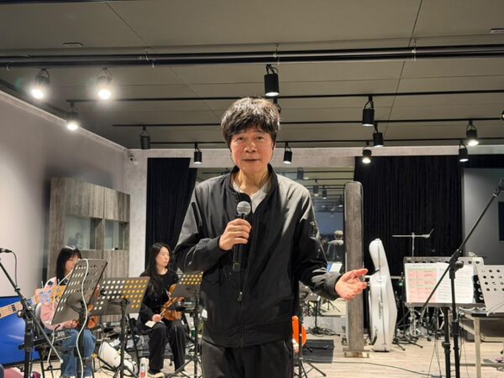 62歲洪榮宏「包尿布」現身!坦承已和妻子分居3個月