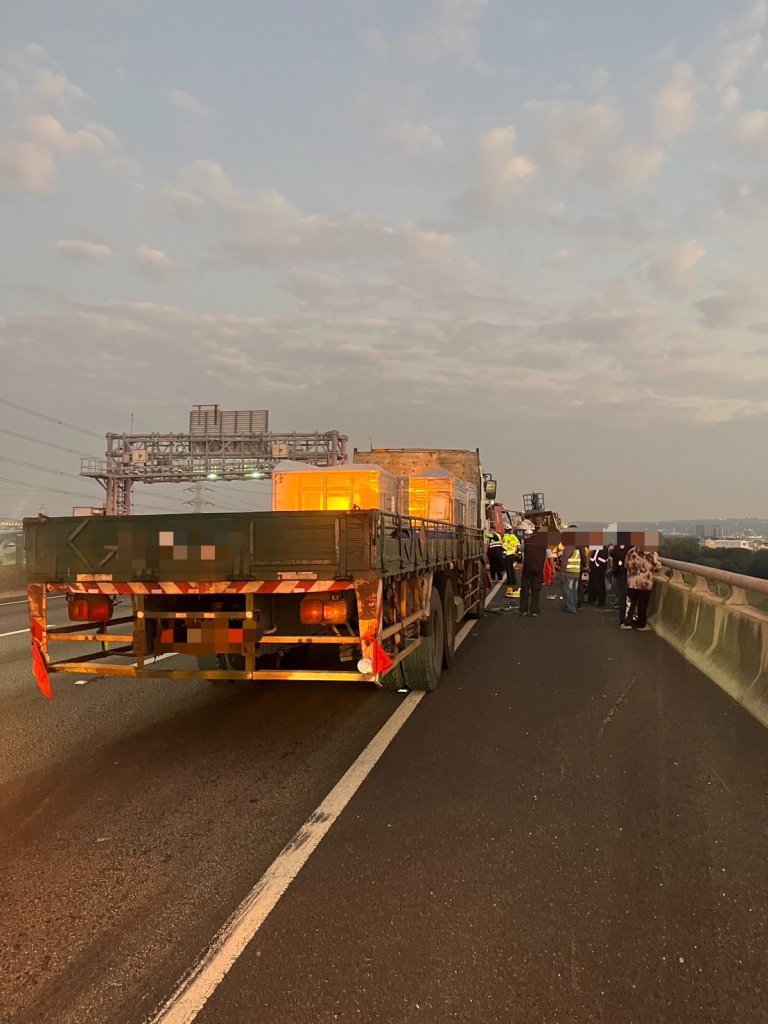 國道3號和美段5車追撞事故 2人受傷送醫、車流回堵8公里