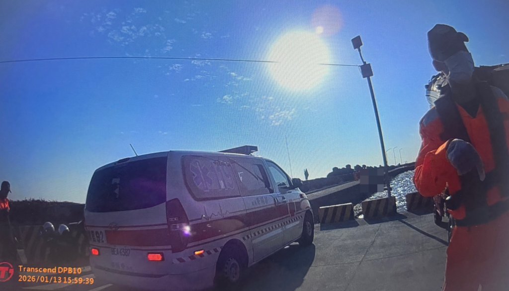 梓官港區浮屍身分曝光!確認為現役海軍 父母尋人未果一小時後噩耗傳來