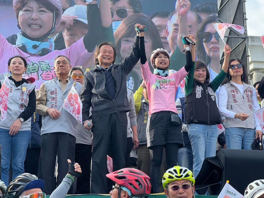 網紅猜林俊憲勝出「沒贏用O眼榨甘蔗汁請大家」　結果陳亭妃贏了！台南大遠百廣場發200杯龍眼甘蔗青