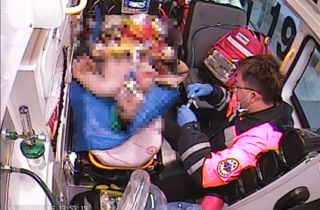 新竹36歲科技男搭電梯突昏倒！　電擊8次迅速啟動葉克膜救回一命