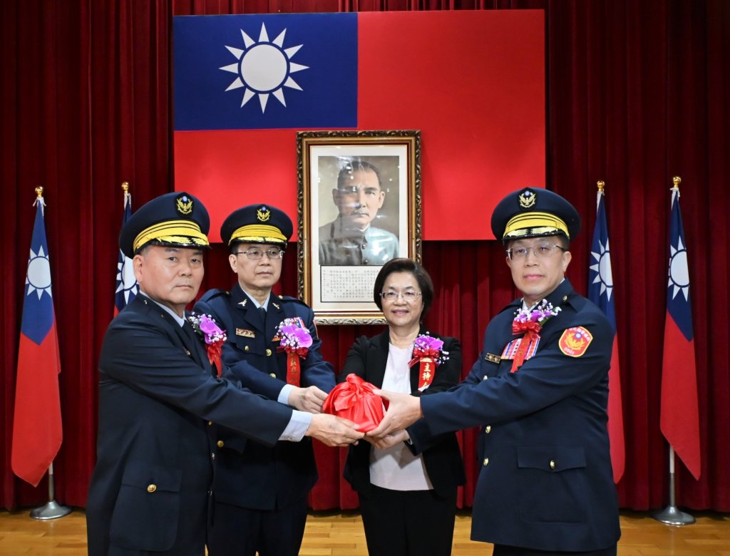 彰化縣警察局長新、舊任交接-陳世煌新局長強調打擊詐欺將是工作重點