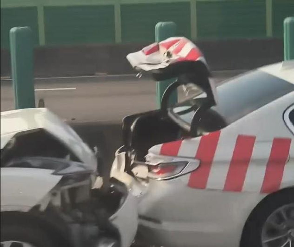撞到警察了！國道驚見轎車追撞紅斑馬 網友笑翻：佩服佩服