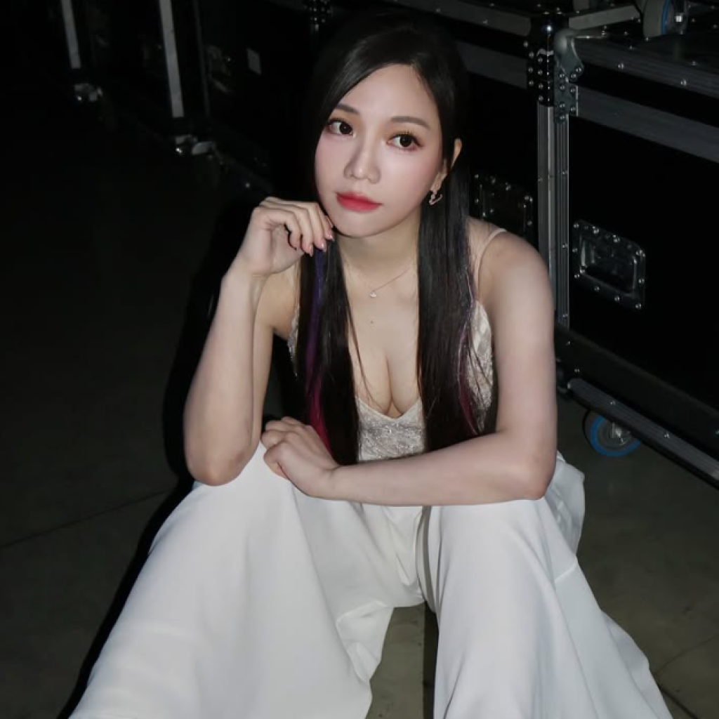 蔡尚樺尾牙階梯「意外慘摔」！阿ken、蕭煌奇神救場