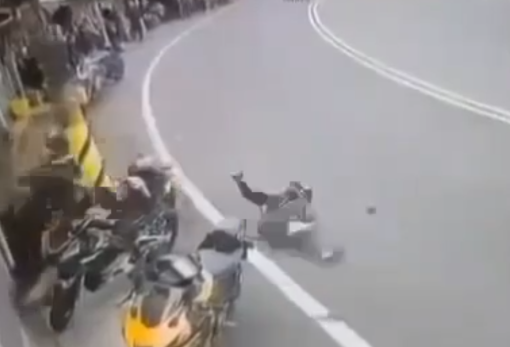 台3線阿婆彎又出事！　大型重機過彎失控自撞-騎士多處受傷送醫