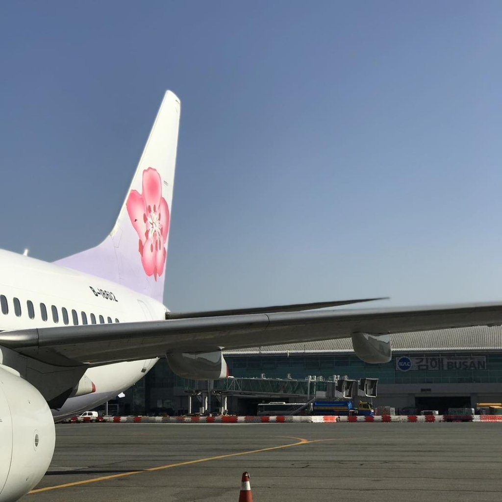 泰國返台班機驚見美工刀！全機乘客下機重檢 華航：已排除異狀