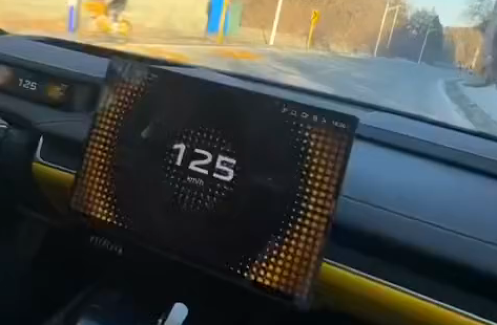 影／載妹飆車出事了！下雪山路衝時速125失控撞牆　副駕視角影片曝光